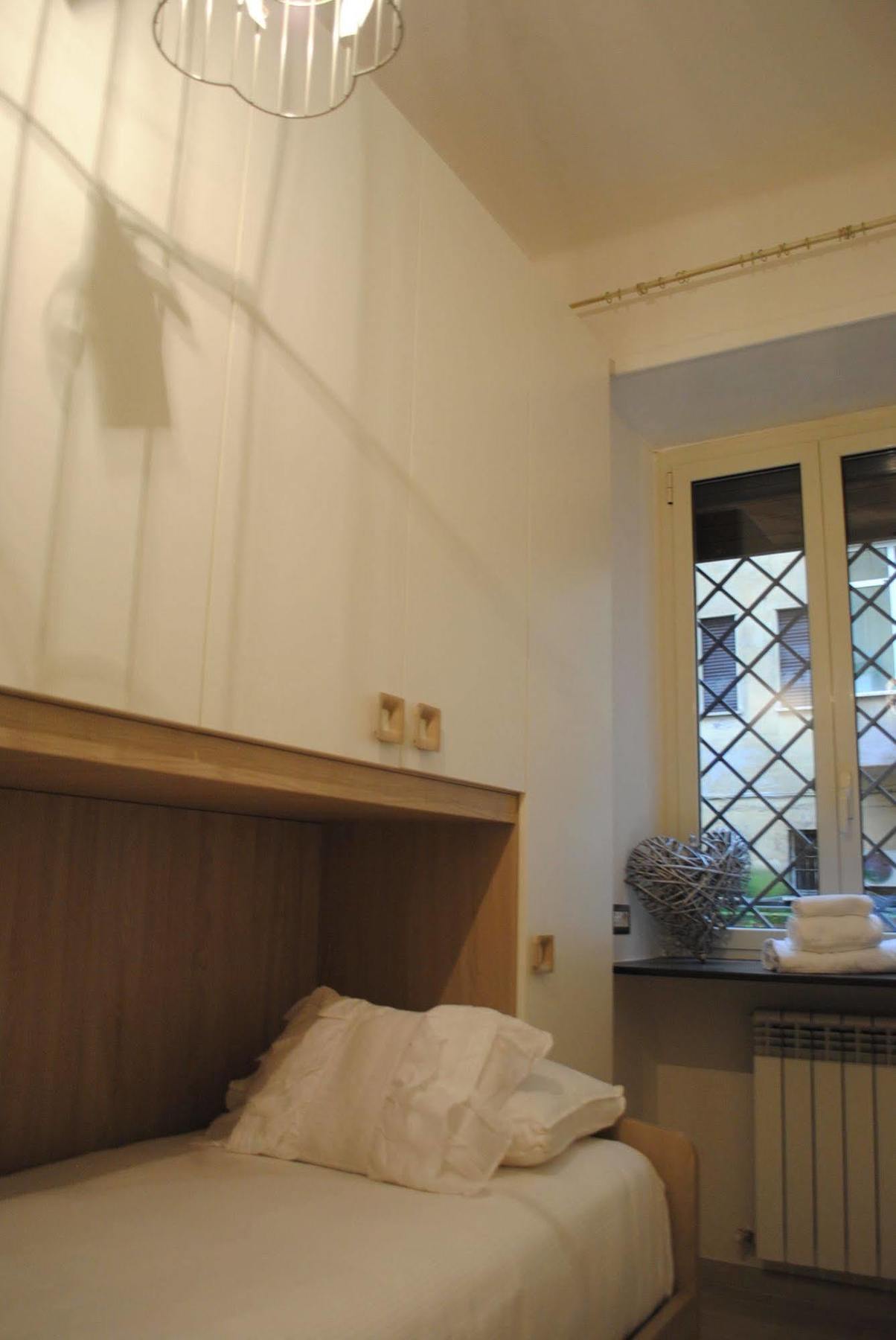 Ciak Holiday House Bed & Breakfast Rome Exterior photo